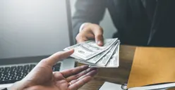 5 Tips Agar Mahasiswa Tidak Terjerat Pinjol, Nomor 2 Paling Penting Dilakukan