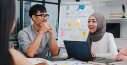 5 Tanda Kamu Bahagia dengan Pekerjaan yang Kamu Pilih