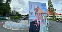 Jokowi Dinobatkan Jadi Alumni UGM Paling Memalukan, Tenaga Ahli Presiden: Janganlah Kemarau Setahun Dihapus Hujan Sehari