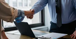 Pinjaman KUR Apakah Bisa Dilakukan di Dua Bank Berbeda? Simak Jawaban Berikut