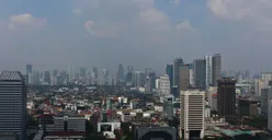 Ngeri! Penampakan Jakarta Terkepung Kabut Polusi Tebal di Pagi Hari Ini, Warganet: Pantes Kaga Seger Udaranya