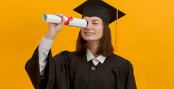 Perusahaan yang Cocok untuk Fresh Graduate, BUMN atau Swasta? Intip Beda Alur Seleksi hingga Gaji!