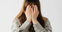 Tips Cara Mengatasi Rasa Malu, Lakukan Ini Agar Kamu Bisa Tampil Lebih Percaya Diri!