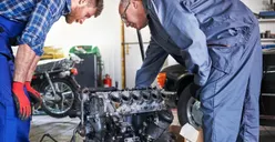 Ganti Oli Motor Berapa Kali? Pengendara Matic sampai Manual Harus Tahu