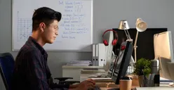 Psikologi Orang yang Lebih Suka Bekerja Sendiri ketimbang dalam Tim