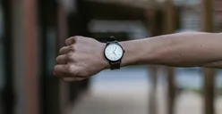Psikologi Orang yang Memakai Jam Tangan di Sebelah Kanan, Termasuk Kamu? 