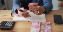 10 Strategi Ampuh Melunasi Utang Pinjol, Dijamin Gak Dikejar Debt Collector Lagi!
