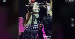 Aksi Wali Kota Tegal Goyang Heboh Bareng Pedangdut Ghea Youbi Dicibir, Sikap Risih Sang Biduan Jadi Sorotan