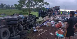 Diduga Sopir Trailer Besi Ngantuk, Begini Kronologi Kecelakaan Maut di Tol Semarang-Solo KM 487