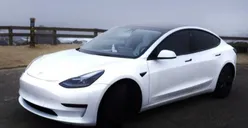 Tesla Model 3 Siap Ramaikan Mobil Listrik di Indonesia, Simak Harga dan Spesifikasinya di Sini!