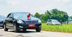 DETIK-DETIK Mobil RI 1 Nyangkut di Jalan Rusak Lampung, Netizen: Gubernur Ketar-ketir Nggak Tuh?