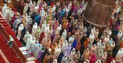 Serba Serbi Ramadan: Perempuan Lebih Afdol Salat Tarawih di Rumah atau di Masjid?