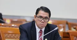 Emosi Tonton Rapat Kerja DPR vs Mahfud MD, Warganet Ini Nekat Lakukan Hal Mengerikan Ini