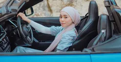 Keren! Lesti Kejora Terlihat Menawan Saat Unggah Foto Kendarai Mobil Sport Ini di Bali, Tuai Pujian Warganet