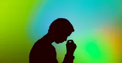 Hati-hati, Jangan Baca Bacaan Sholat Dengan Cara Ini! Bikin Berdosa, Berikut Penjelasannya