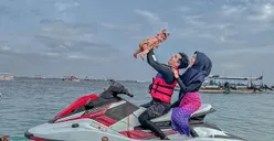 Ria Ricis Ajak Sang Anak Usia 5 Bulan Naik Jetski Tanpa Pengaman, Banjir Cibiran Warganet