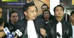 Terpopuler! Tunjukkan Bukti Ini pada Hakim, Ronny Talapessy Berhasil Skakmat Putri Candrawathi