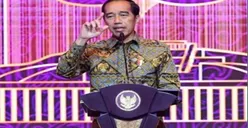 Tertawa Saat Ditanya Kelanjutan Kasus Kanjuruhan, Jokowi Jadi Sorotan Netizen: Dia Pikir Tragedi Itu Lucu
