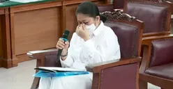 Tangis Putri Candrawathi Bacakan Pledoi, Sebut Ada Ancaman dari Brigadir J Usai Peristiwa Kekerasan Seksual