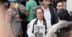 Merinding! Terekam Kamera Sosok Brigadir J Berseragam Ternyata Hadir Memantau Sidang Vonis Ferdy Sambo