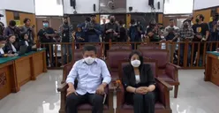 Ferdy Sambo dan Putri Candrawathi Kembali Umbar Kemesraan di Sidang, dari Cium Tangan hingga Kecup Kening