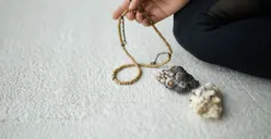 Terpopuler! Ingin Lepas dari Kesulitan Hidup dan Jerat Utang? Baca Zikir Ini 41 Kali Setelah Salat Asar