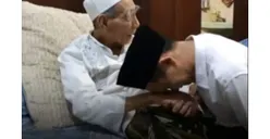 Inilah Cerita Lucu Favorit yang Dikenang Gus Baha dari Mbah Moen, Kisah Tentang Ketidaktahuan Manusia