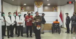 Lukas Enembe Resmi Pakai Baju Oranye KPK Setelah Tersandung Kasus Gratifikasi Bernilai Miliaran Rupiah