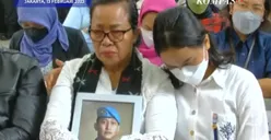 Berseragam Lengkap Polri Brigadir J ‘Hadir’ Kawal Sidang Vonis Ferdy Sambo, Ibunda: Ada Yosua Melihat Sidang