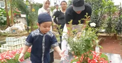 Antusias Gala Sky ke Makam Vanessa Angel Bikin Banjir Air Mata, Kenang Ulang Tahun Mendiang Ibu