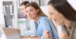 Inilah 5 Tanda Orang yang Iri Hati Padamu, Hati-hati Jangan Sampai Tertipu!