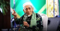 Kisah Kelahiran Mbah Moen: Tiga Ulama Hebat Ludahi Air di Gelas Lalu Diminum Sang Ibu, Tak Lama Kemudian...