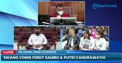 Pantau Vonis Sambo, Keluarga Brigadir J Duduk di Kursi Paling Depan Ruang Sidang Sembari Peluk Foto Yosua
