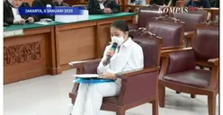 Tertatih-tatih Dalam Menulis Pledoi, Putri Candrawathi: Saya Ingin Kembali Memeluk Putra Putri Kami!