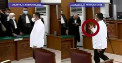 Usai Dijatuhi Vonis 15 Tahun Penjara oleh Hakim, Kuat Maruf Malah Beri Salam Metal ke Jaksa, Kok Bisa?