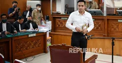 TERPOPULER: Albert Aries Sebut Bharada E Tidak Punya Pertanggungjawaban Pidana