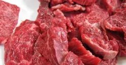 Ibu-ibu Wajib Tahu, Begini Cara Bedakan Daging Sapi yang Masih Segar dan Layak Konsumsi untuk Menu Lebaran