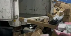 Viral Video Kurir Jasa Pengiriman Tendang Paket Sembarangan Saat Transit Langsung Banjir Kecaman dari Netizen!