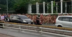 Ratusan Kades Menggelar Aksi Unjuk Rasa di Depan Gedung DPR, Minta Revisi Ini