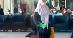 Viral karena Jiwa Sosialitanya, Adrias Istri Sekda Riau SF Hariyanto Mendadak Tampil Syari saat Diperiksa KPK