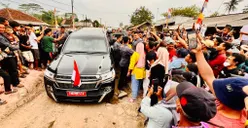 Presiden Jokowi Kunjungi Jalan Rusak di Lampung yang Viral, Warga: Baru Diperbaiki 3 Hari Ini Pak