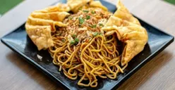 Viral Video Temuan Ulat di Mie Gacoan selama 3 Hari Berturut-turut, Kualitas Turun atau Persaingan Bisnis?
