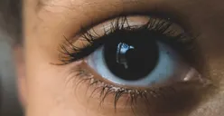 5 Rahasia yang Bisa Terungkap dari Mata, dari Gerakan sampai Kecemasan