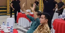 Jokowi Nobar Final Indonesia vs Thailand SEA Games 2023 Kamboja, Ekspresi Datar Gibran Rakabuming Bikin Salfok