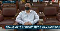 Haru, Tangisan Irfan Widyanto Cium Kaki Kedua Orang Tua Setelah Divonis 10 Bulan Penjara