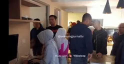 Rugikan Puluhan Miliaran, Si Kembar Rihana-Rihani Penipu iPhone Masih Sempat Tertawa saat Ditangkap Polisi