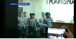 Tiba di Mabes Polri Berseragam Polisi,Nasib Bharada E Sebagai Anggota Polri Ditentukan di Sidang Etik Hari Ini
