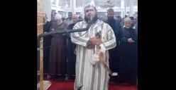 Viral! Kucing Menggemaskan Lompat hingga Cium Imam Saat Salat Tarawih, Warganet sampai Ramai Membicarakannya