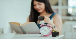 Mudah Stress, 5 Tanda Ini Menunjukkan Kamu Butuh Waktu Untuk Menyendiri, Jangan Dipaksa Ya!
