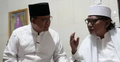 Anies Baswedan Minta Doa ke Pemimpin Ponpes Al Qodiri, Ini Pesan yang Disampaikan